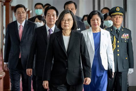 中国加强对香港控制，台湾看到了威胁 - 纽约时报中文网
