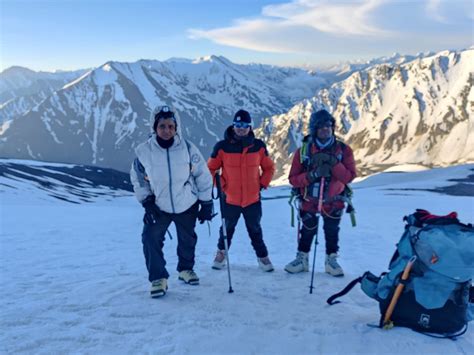 Hijabi Mountaineer Rizwana faces hurdles in her Everest Mission