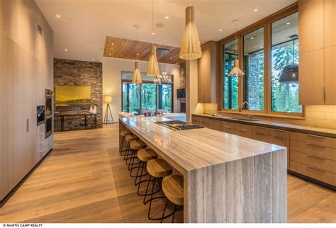 7 Stunning Waterfall Kitchen Islands to Elevate Your Kitchen