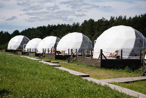 Глэмпинги в России: места, цены, отзывы, условия размещения