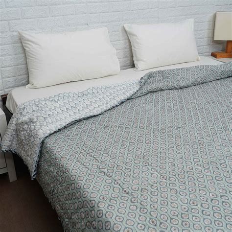 Pure Cotton Quilt for Summer: buy summer quilts online – Elite Furnishing