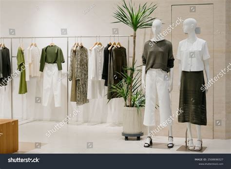Clothes Store Creative Assets 的图像结果