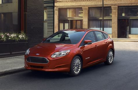 2016 Ford Focus Review, Ratings, Specs, Prices, and Photos - The Car Connection