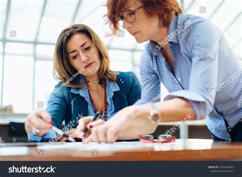 2 People Solving Problem 的图像结果