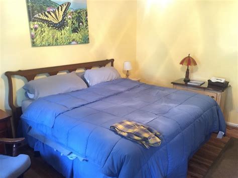 ALPINE VILLAGE INN (Blowing Rock) - Inn Reviews, Photos, Rate ...