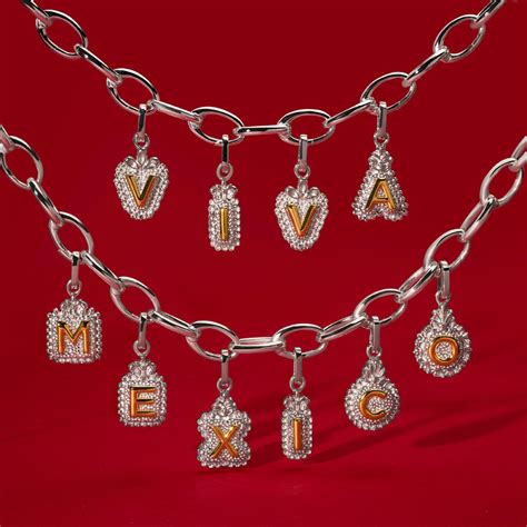 CHARM LETRA | Joyería mexicana, Plata, Letras en relieve