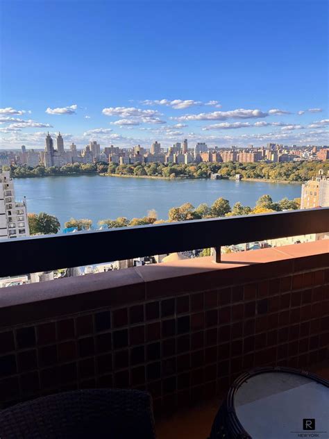 45 East 89th Street Carnegie Hill New York NY 10128 - R New York