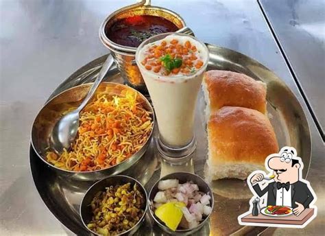 Oscarwadi Misal Patas, Patas - Restaurant reviews