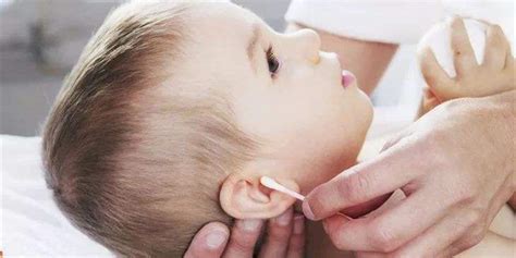 深圳卫健委 | 3岁小朋友因掏耳朵进医院，孩子的耳朵别再乱掏了_耳屎