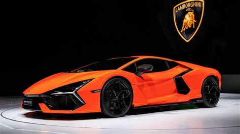 Watch how the Lamborghini Revuelto is made