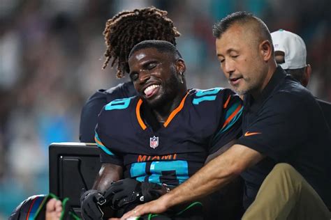 Dolphins release Tyreek Hill: Answering biggest questions - ESPN Minimalist Vector Art Vector Art