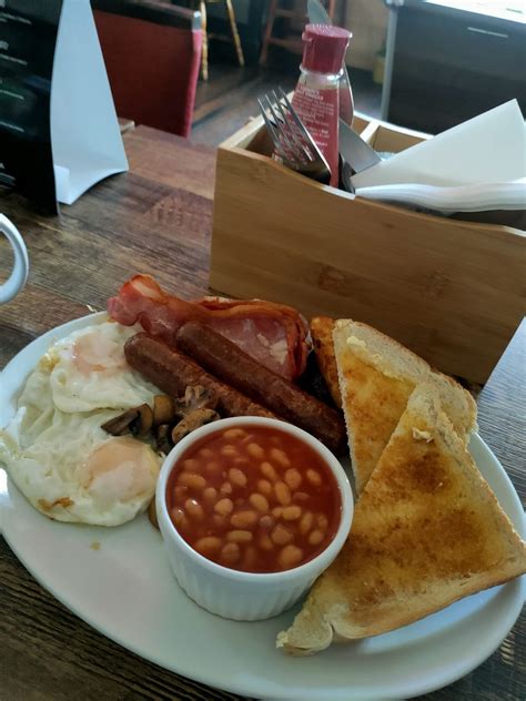 Sunday Morning Brek, The Rover 266 Shirley Road, Shirley, Southampton ...