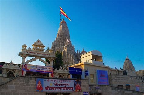 Dwarkadhish temple at Dwarka and Bet-Dwarka tourist guide