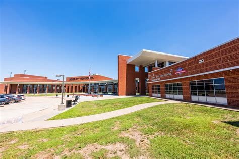 Royse City ISD - 📅 The 2025-2026 school calendar is LIVE!... | Facebook