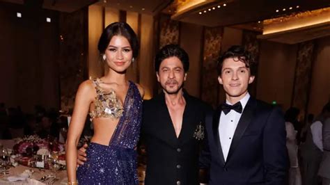 Unseen pictures of Shah Rukh Khan posing with Zendaya, Tom Holland at ...