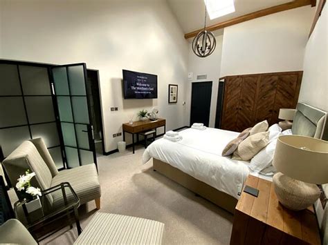 THE MERCHANT'S YARD HOTEL (Tideswell) - Hotel Reviews, Photos, Rate ...