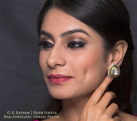 18k Gold and Diamond Polki triangle-shaped Tops / Studs Earring Pair w ...