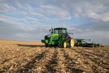 8RT 370 Two-Track Tractor | 370HP | Row-Crop Tractors | John Deere US