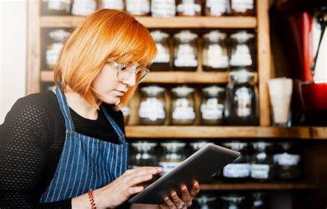 Image of Business Owner during Pandemic 的图像结果