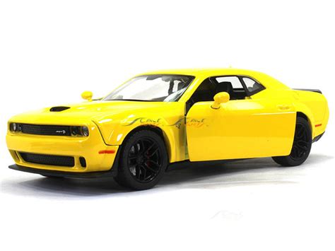 2018 Dodge Challenger SRT Hellcat Widebody 1:24 Motormax diecast scale ...