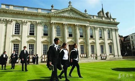 英国留学有哪些学校适合大专毕业生？