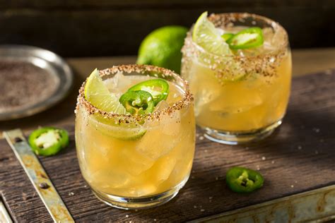 How to Make the Texas Roadhouse Margarita – A Few Cocktails