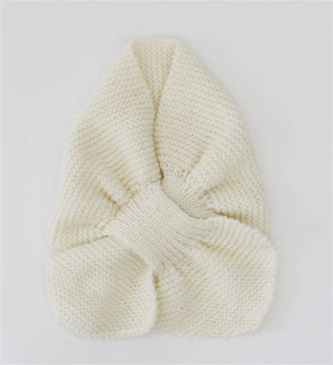 Velvery Handknitted Keyhole Neck Warmer - Cream