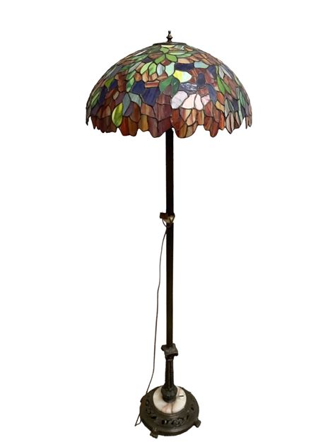 Lot - Vintage Floor Lamp Tiffany Style