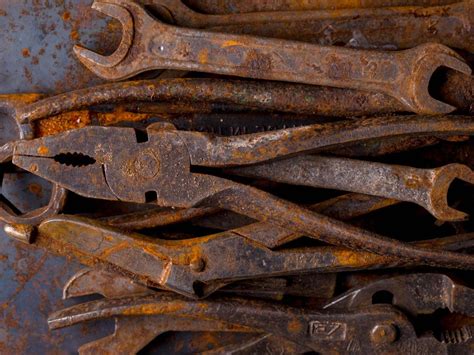 How to Clean Rusty Tools 的图像结果
