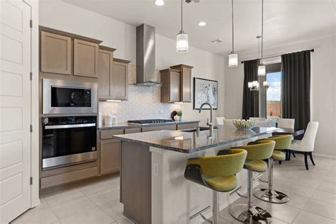 Discover Spanish Walk in Albuquerque - Hakes Brothers