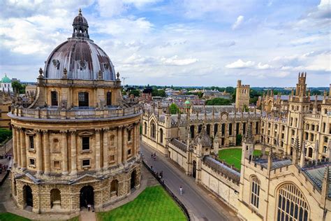 The Best Universities in the UK - UK University Ranking 2023 - Graduate Track