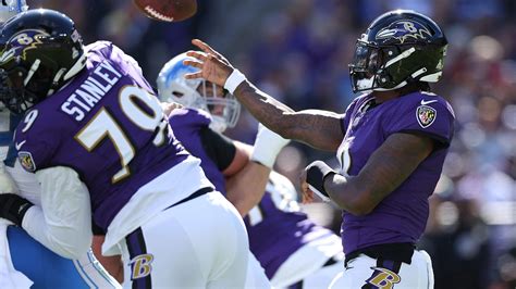 LeBron James was impressed with Lamar Jackson's pocket presence in 1st half vs. the Lions