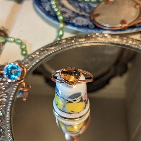 I made this uranium glass ring : r/uraniumglass