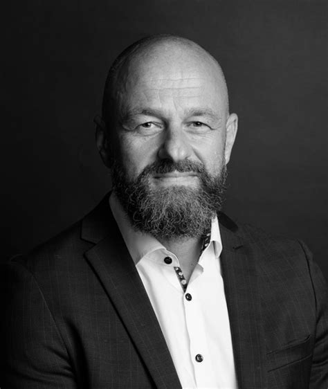 Contact our specialists | Elektro-Isola A/S