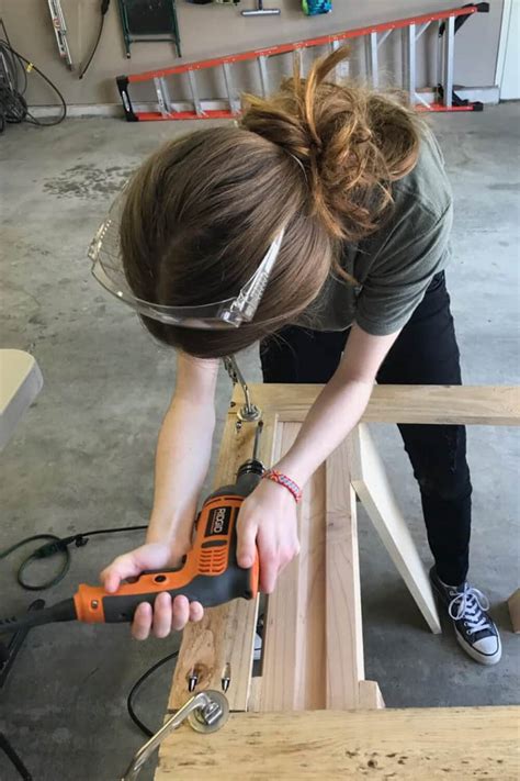 How to Make a Chalkboard Sign Using a Frame 的图像结果