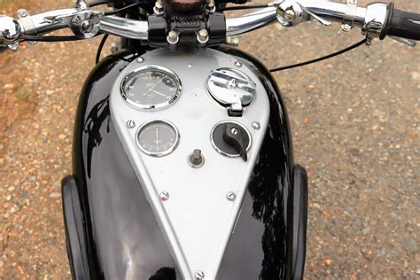 Lot 107 - 1943 Norton 16H