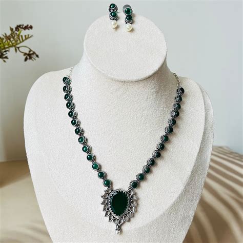 Green Stone Necklace Set – Arzzbyfarha