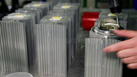 LED Lamp Factory 的图像结果