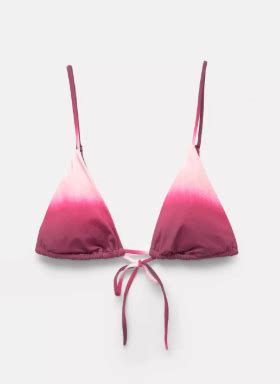 Nos gusta muy mucho el bikini tie dye de Pull&Bear