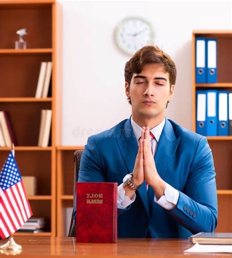 Politician with Police Office 的图像结果