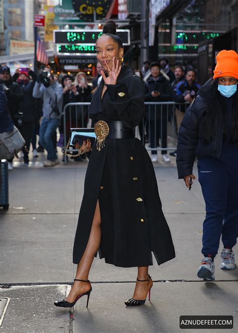 NAOMI ACKIE Feet - AZNudeFeet