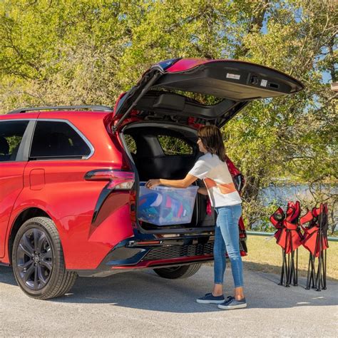 Toyota Hybrid Vehicles Farmington Hills MI | Suburban Toyota of Farmington Hills