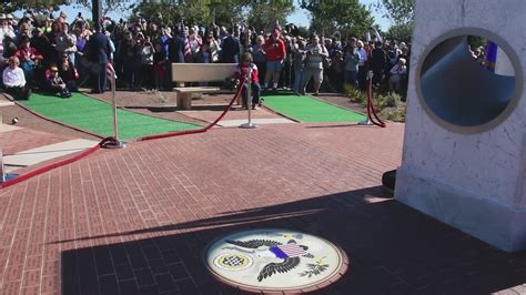 Watch this veterans memorial in Arizona perfectly sync at 11:11 on 11/ ...