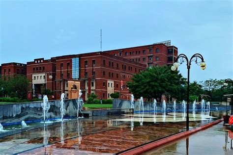 JECRC University Jaipur B.Tech Review by Student - Omveer Singh 11428 ...