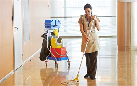 日常保洁与深度保洁的区别-洁当家家政服务加盟