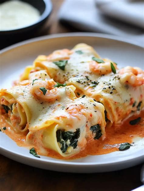 Creamy Shrimp & Spinach Stuffed Pasta Rolls: A Weeknight Wonder