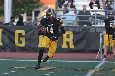 Photos: Plainfield North vs. Joliet West Football – Shaw Local