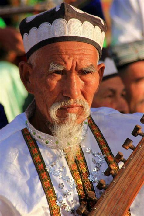 当下，维吾尔族人口已经达到1000多万，他们的祖先是谁？_腾讯新闻