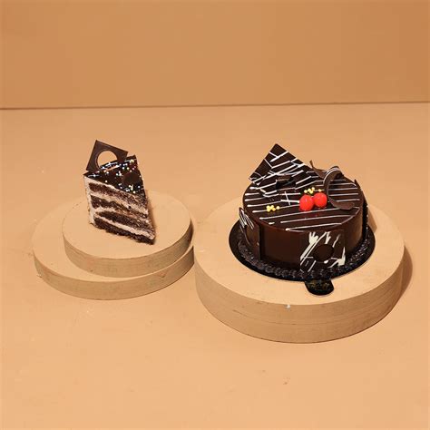 Indulge in Rich & Creamy Chocolate Cake | Fantasy Bakery Delight