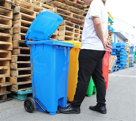 四分类脚踩垃圾桶_长沙瑞雪环保科技有限公司